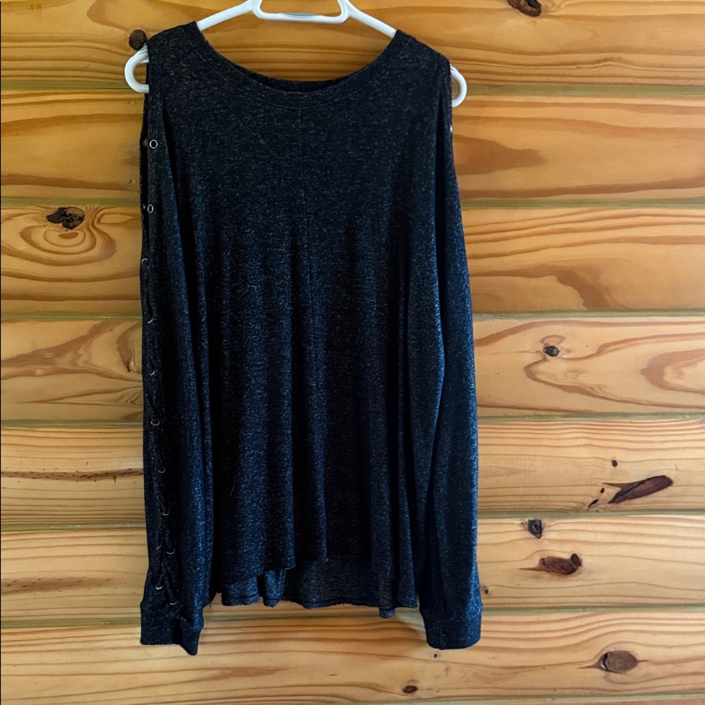 BKE CharcoalGray Long Sleeve Top with Cold Shoulder and Grommet Sleeve Detail